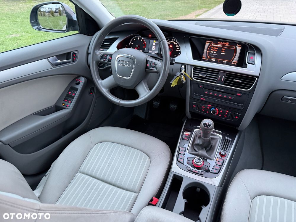 Audi A4 Limousine - 3