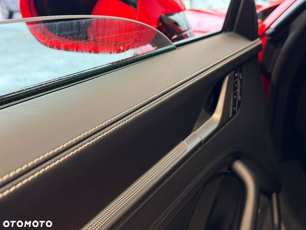 Porsche 911 Carrera - 28