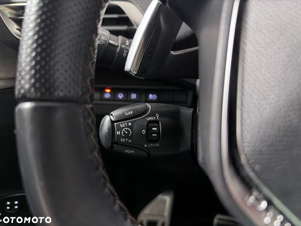 Peugeot 3008 1.6 PureTech Hybrid4 PHEV GT S&S EAT8 - 24