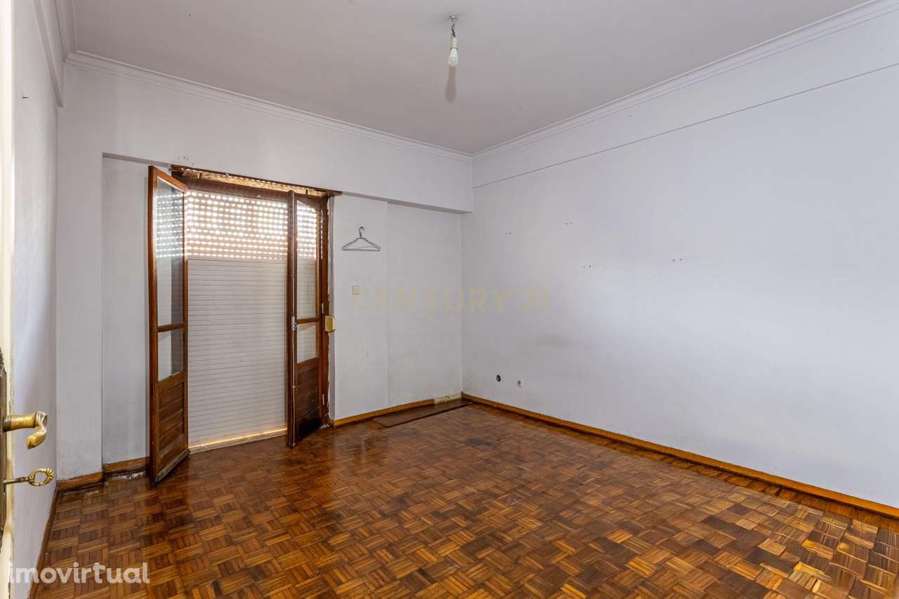 Apartamento T3 para Recuperação em Póvoa de Santo Adrião - Grande imagem: 3/23