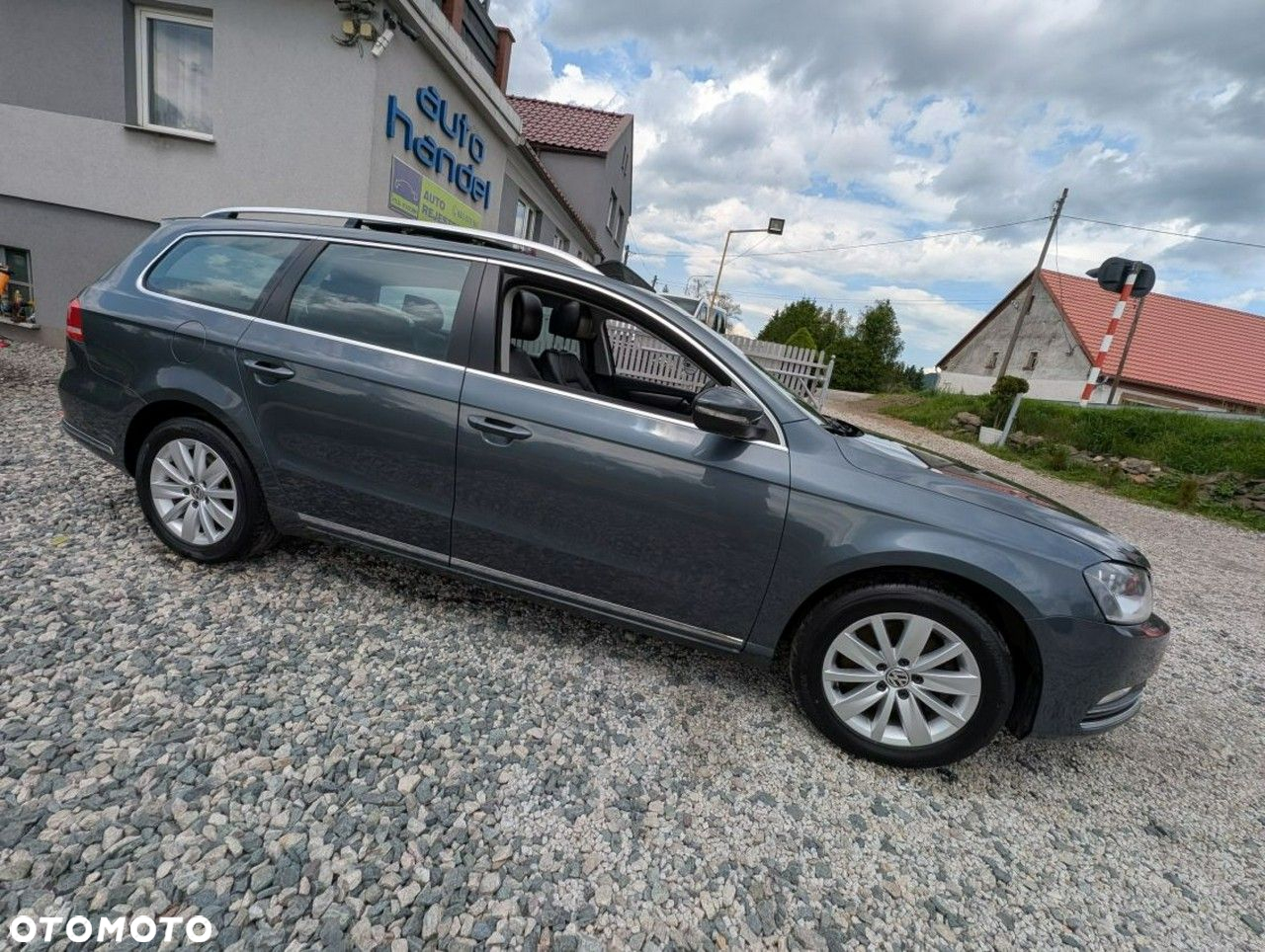 Volkswagen Passat - 2
