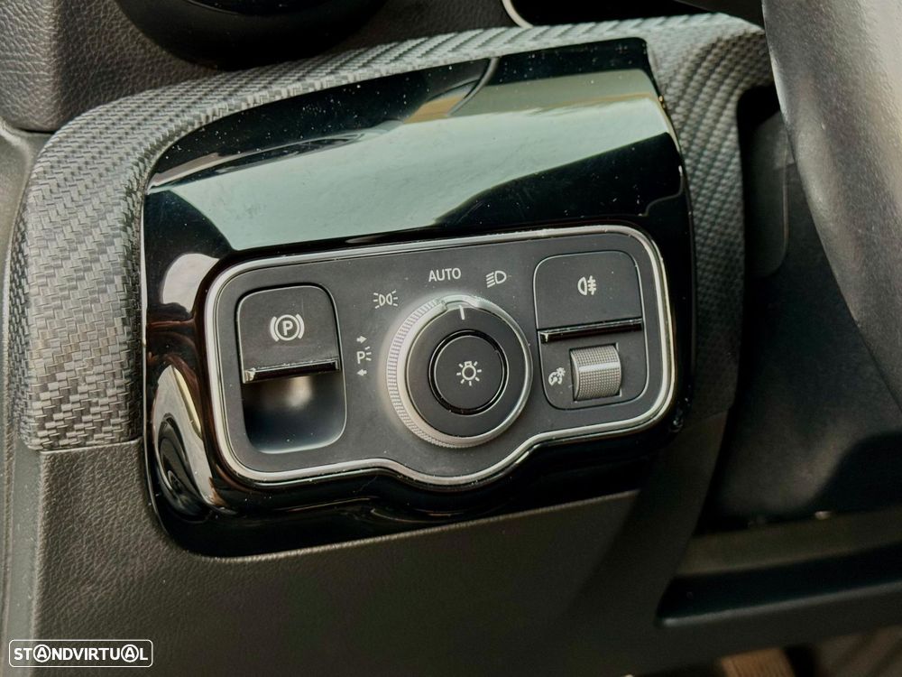 Mercedes-Benz CLA 180 d Shooting Brake Urban - 45