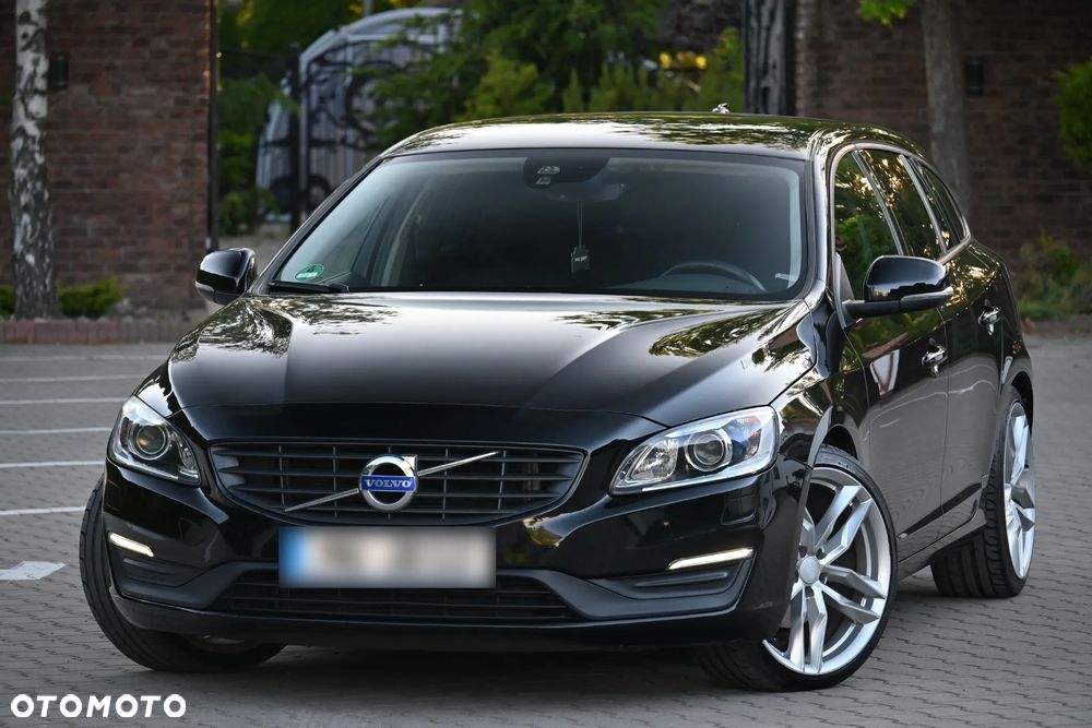 Volvo V60 D3 Geartronic Momentum - 1