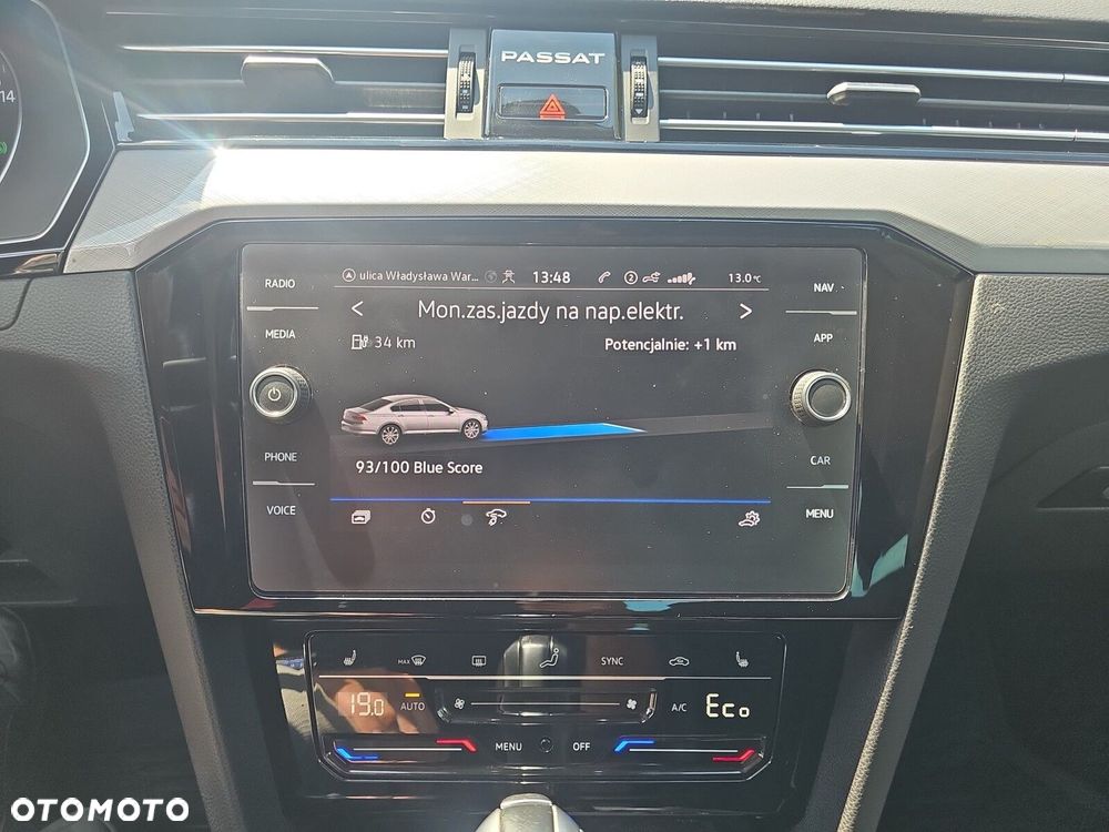 Volkswagen Passat - 30