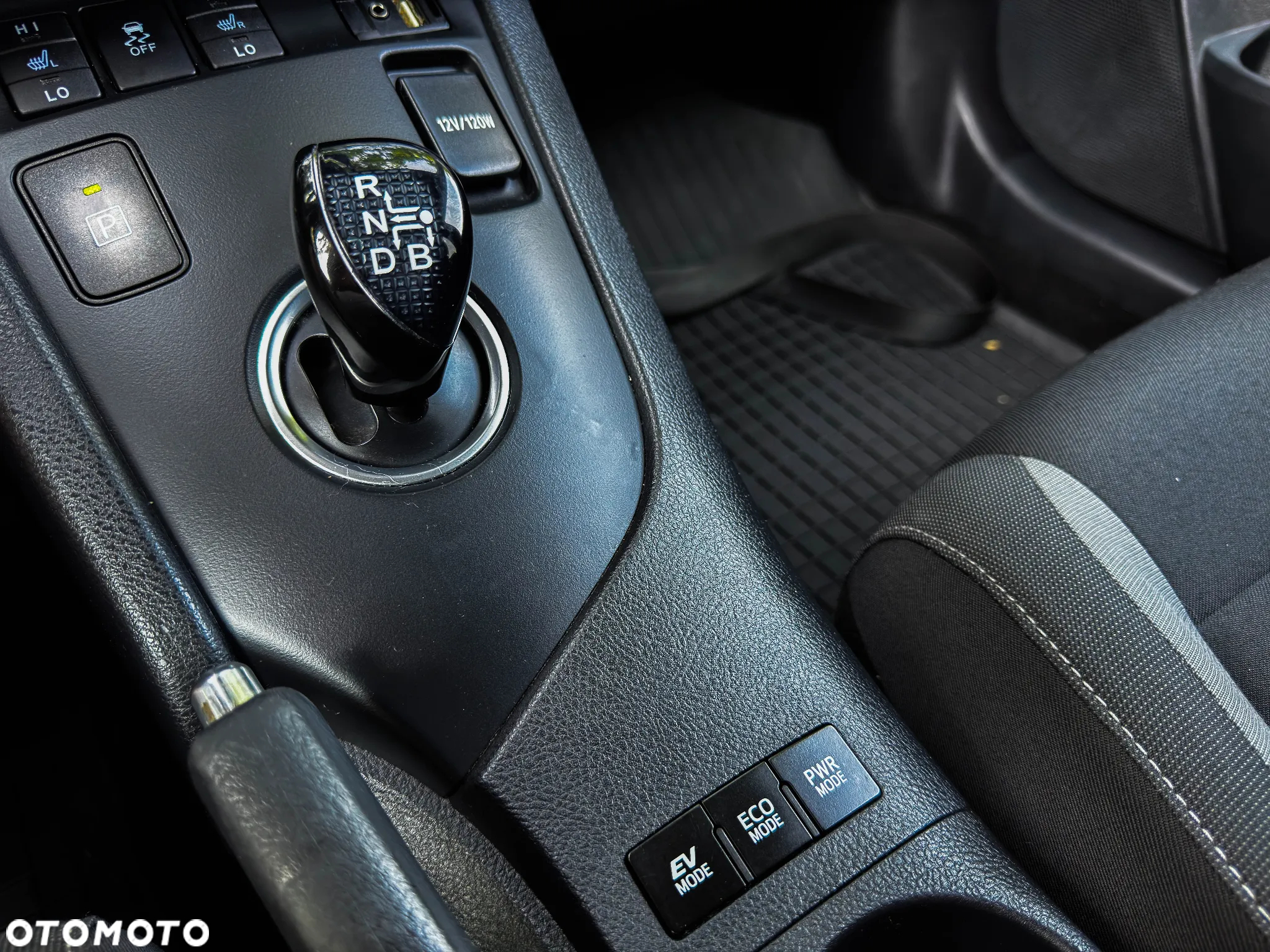Toyota Auris 1.8 VVT-i Hybrid Automatik Edition S+ - 26