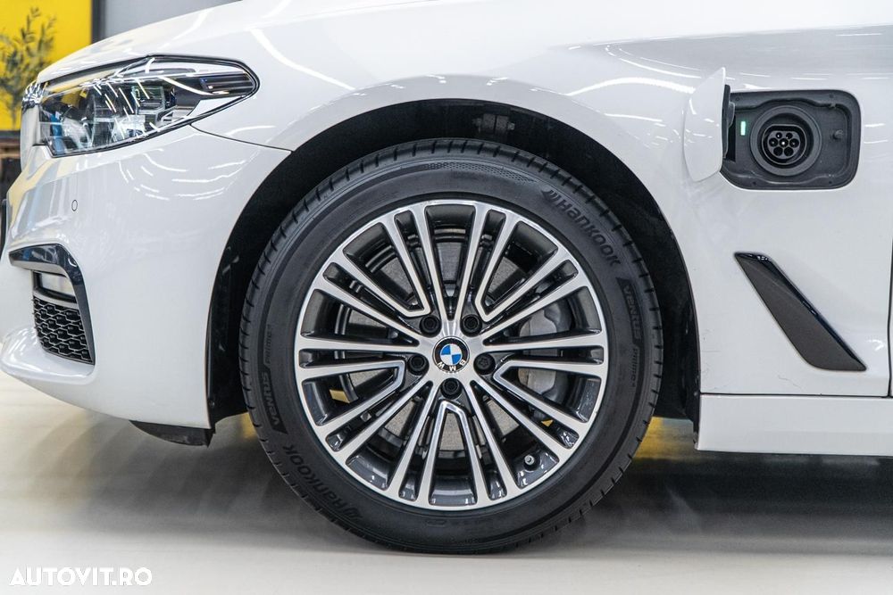 BMW Seria 5 530e iPerformance Aut. Sport Line - 40