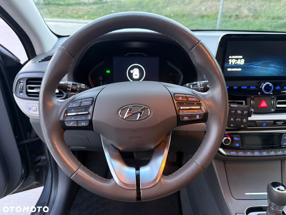Hyundai i30 1.5 T-GDI 48V Executive DCT - 23