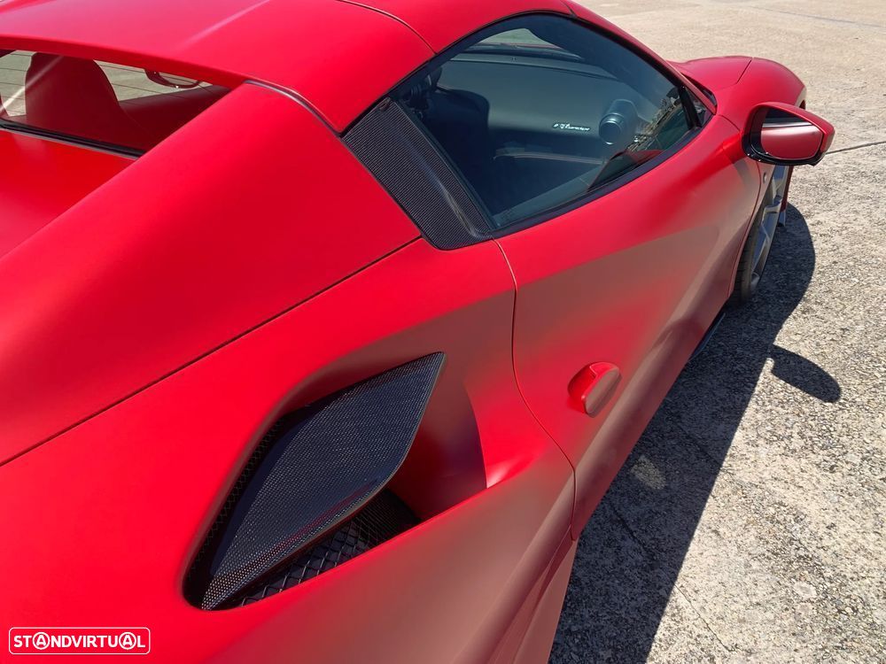 Ferrari F8 Tributo Spider - 24