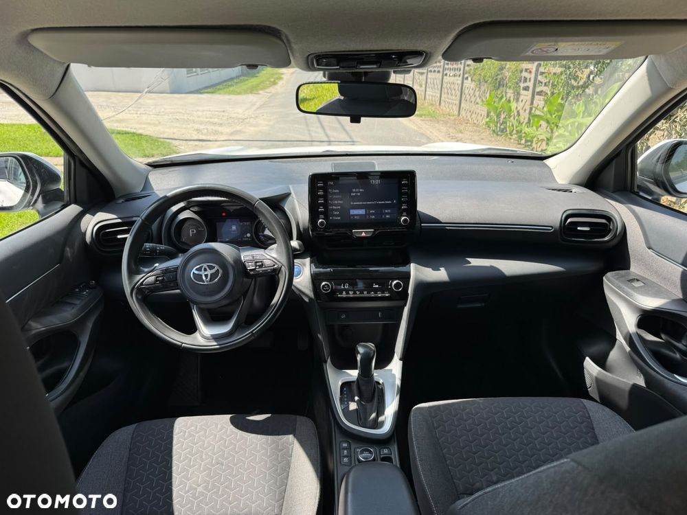 Toyota Yaris Cross Hybrid 1.5 Comfort 4x4 - 12
