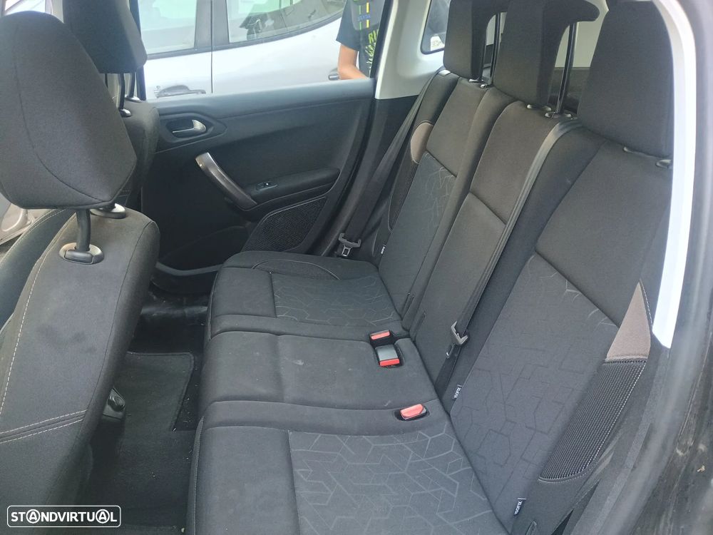 Peugeot 2008 - 5