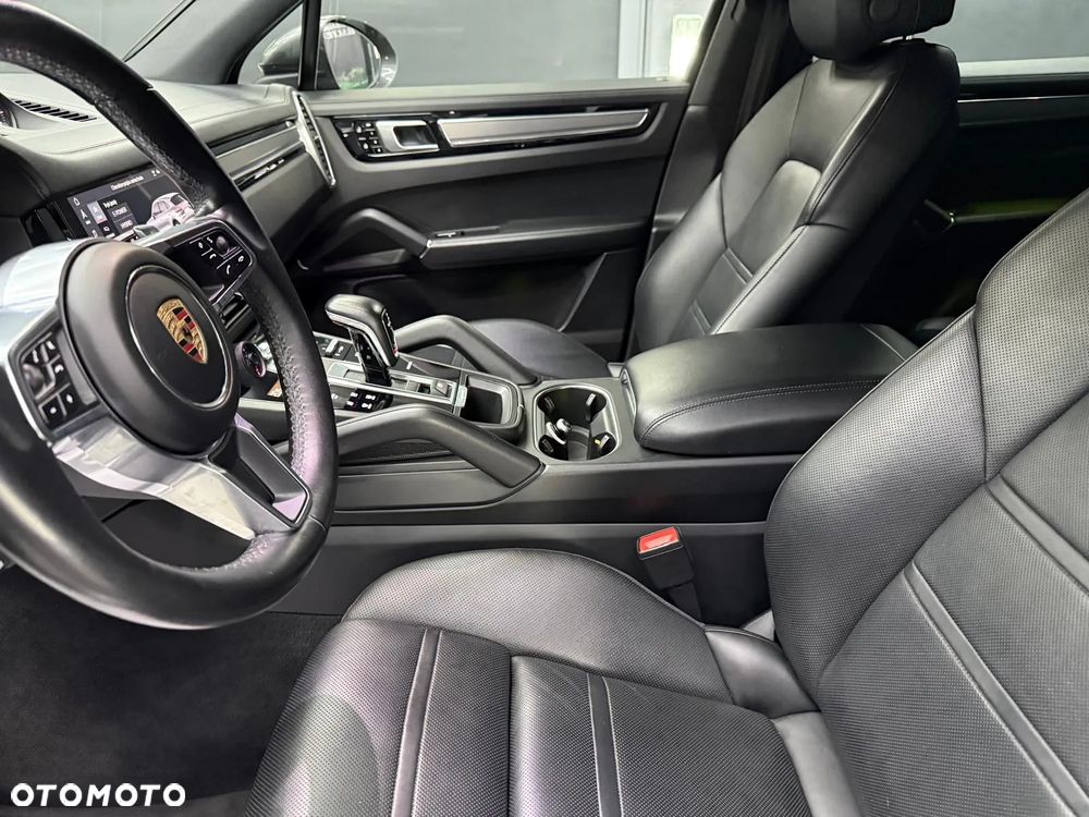 Porsche Cayenne - 29