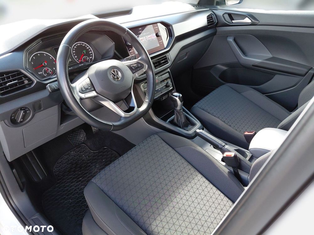 Volkswagen T-Cross - 14