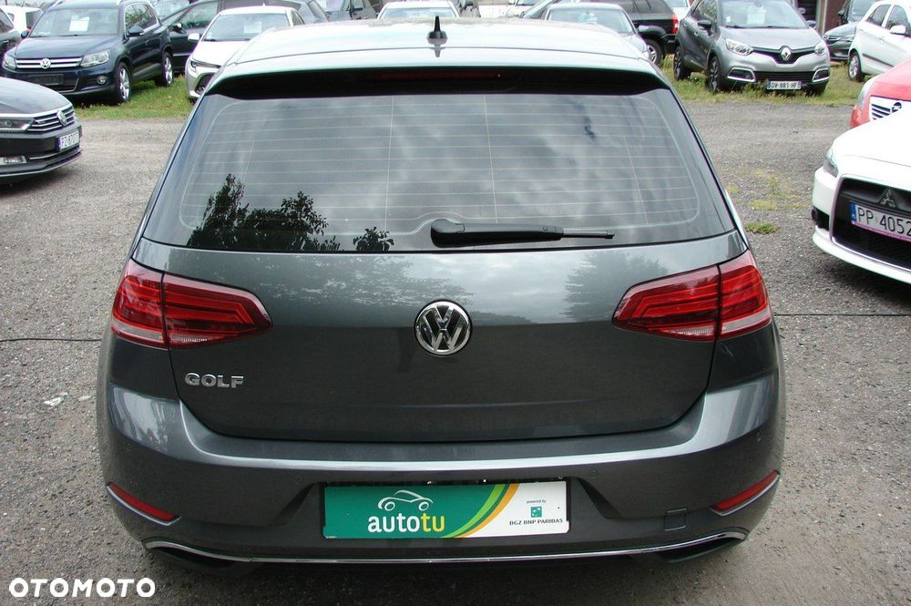 Volkswagen Golf - 5