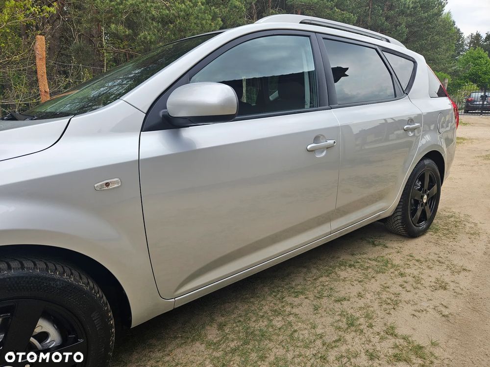 Kia Ceed - 13