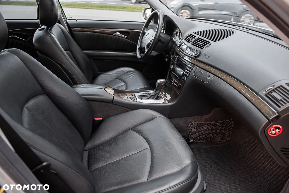 Mercedes-Benz Klasa E 500 T Avantgarde Sport Edition AMG - 33