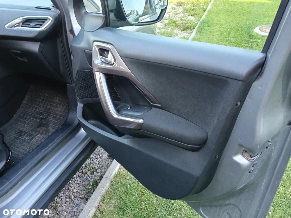 Peugeot 2008 PureTech 82 ETG5 STOP&START Active - 21