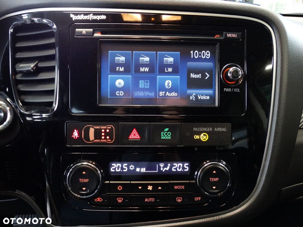 Mitsubishi Outlander - 26