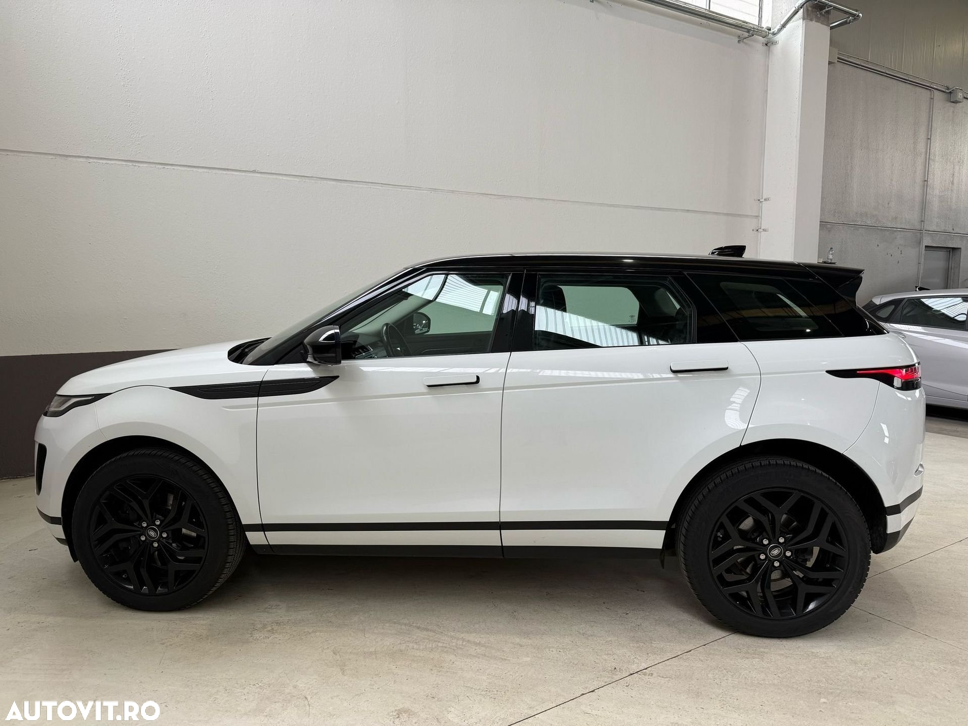 Land Rover Range Rover Evoque 2.0 D150 R-Dynamic HSE - 2