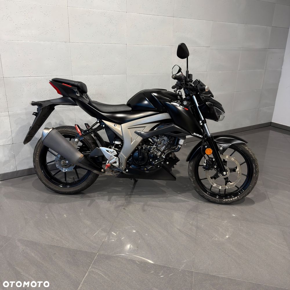 Suzuki GSX - 2
