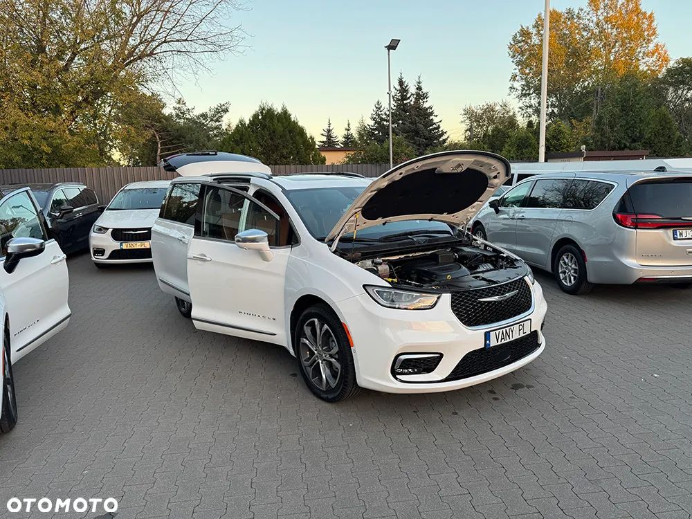Chrysler Pacifica - 3