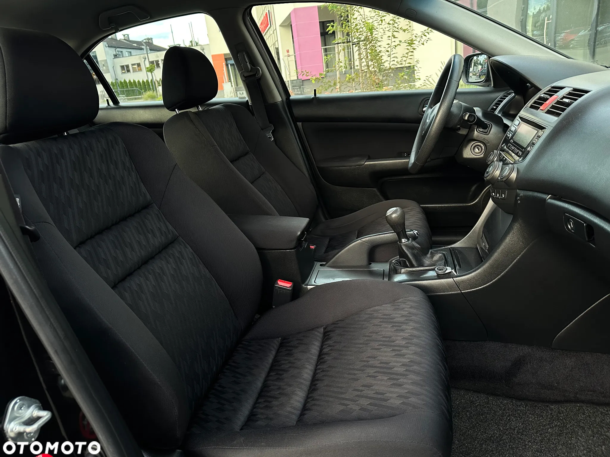 Honda Accord 2.0 Comfort - 11