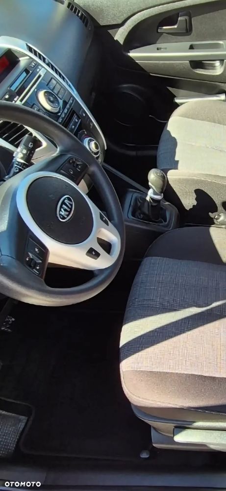Kia Venga 1.6 CVVT Black Collection - 15