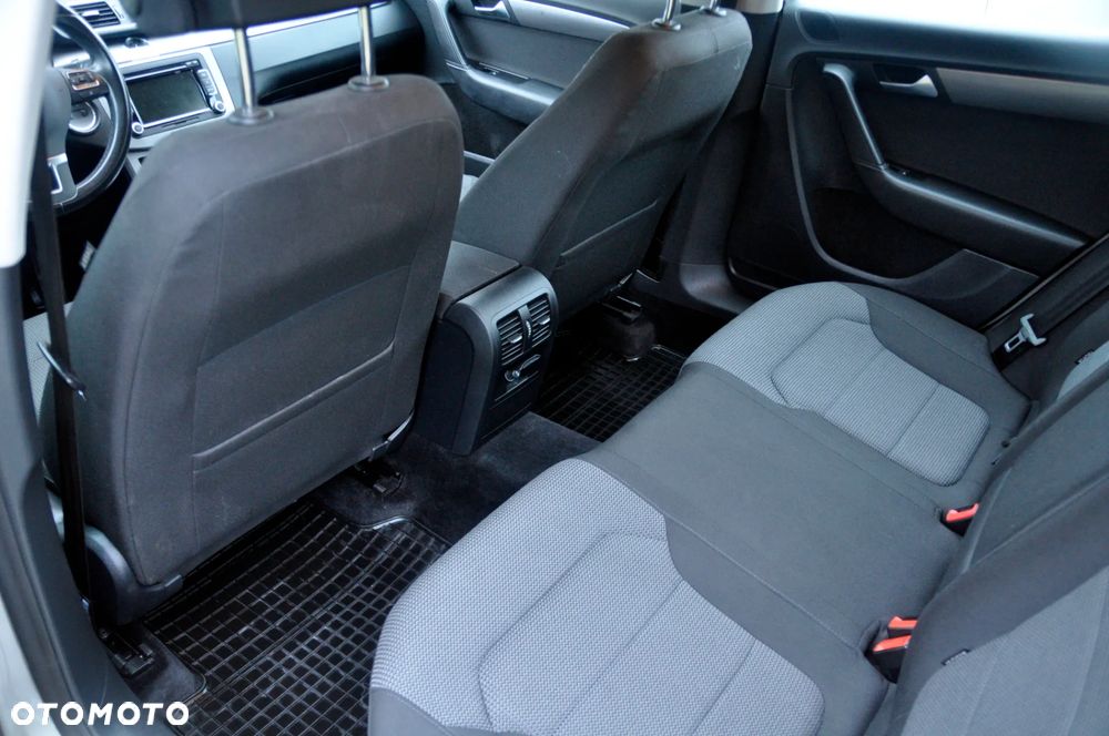 Volkswagen Passat 2.0 TDI Comfortline - 7