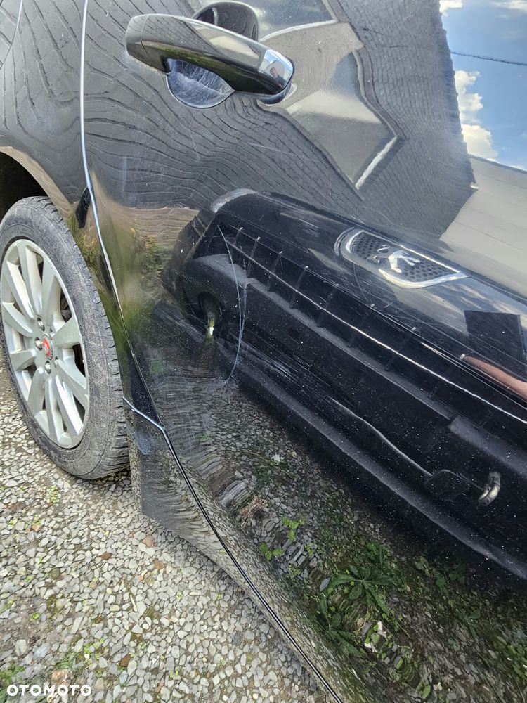 Jaguar XE - 6