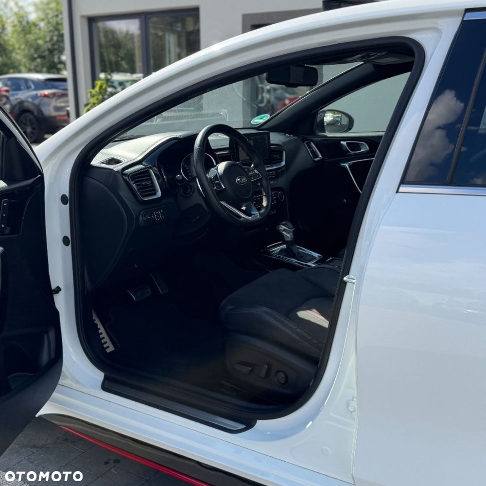 Kia ProCeed 1.6 T-GDI GT DCT - 17