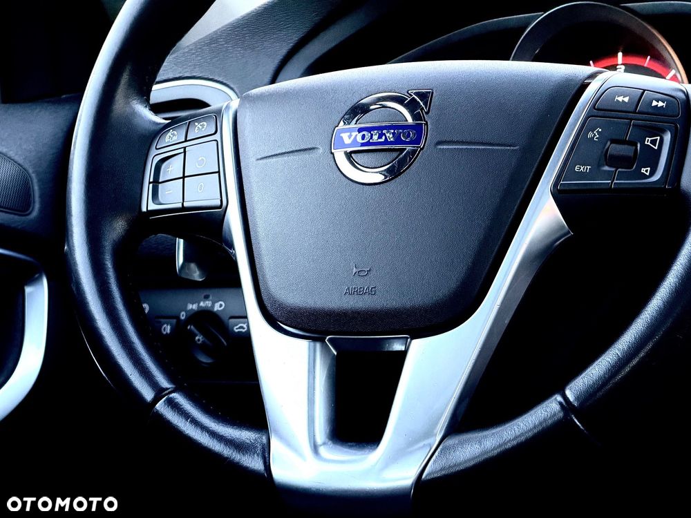 Volvo V40 Cross Country - 23