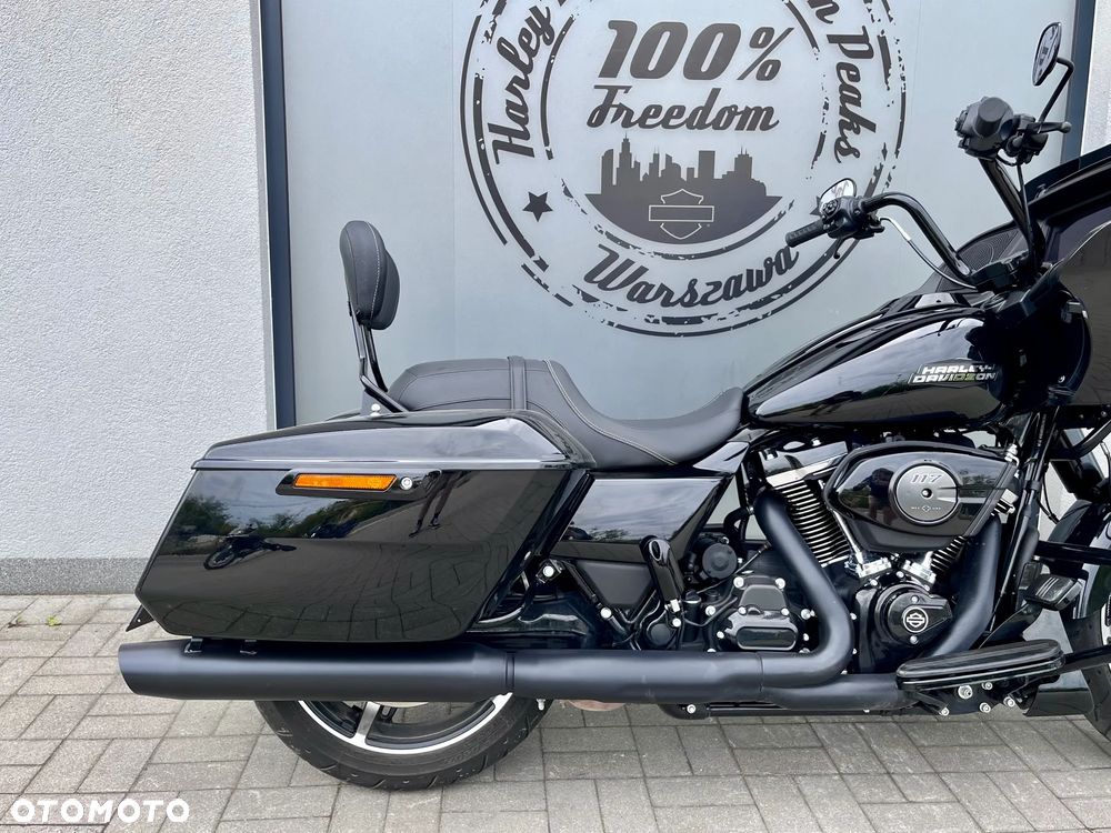 Harley-Davidson Touring Road Glide - 2