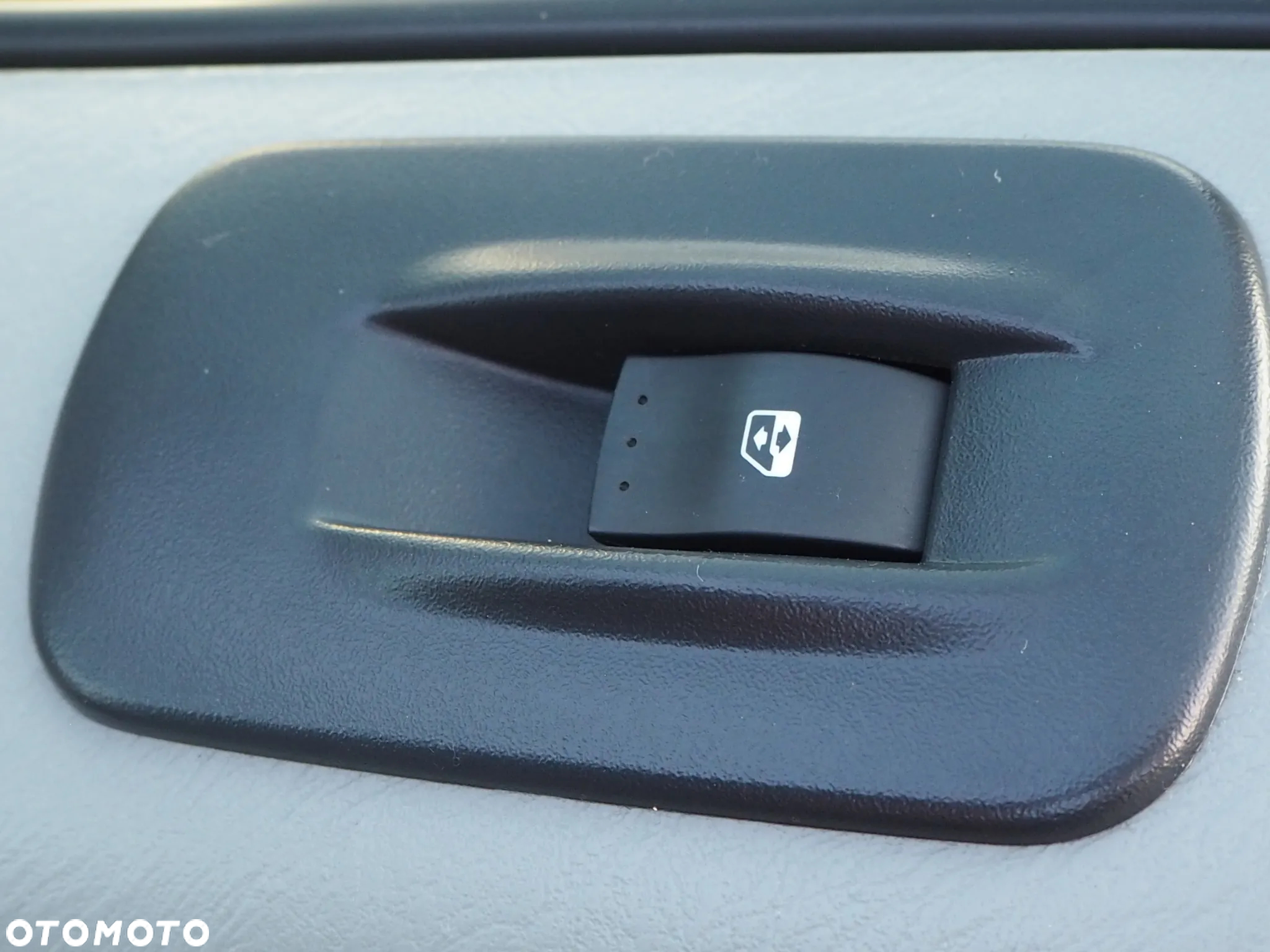 Opel Vivaro - 10
