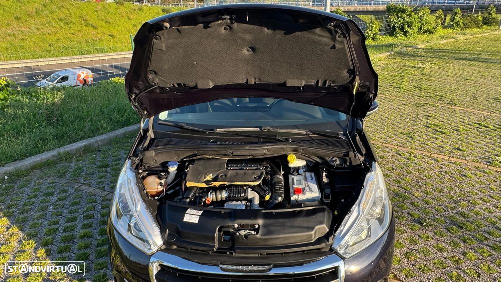 Peugeot 208 1.6 BlueHDi Style - 11