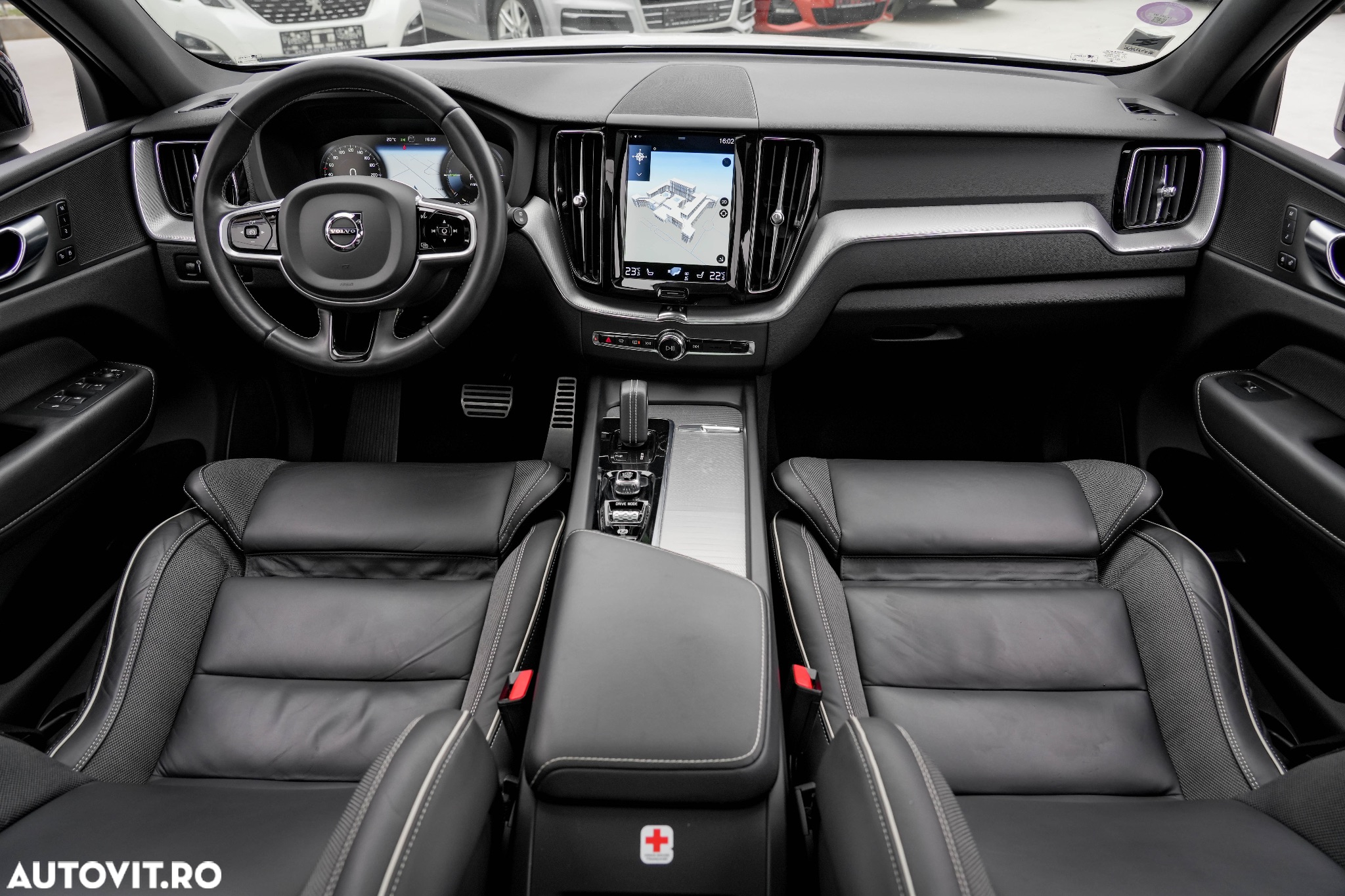 Volvo XC 60 T6 AWD Recharge Geartronic RDesign - 5