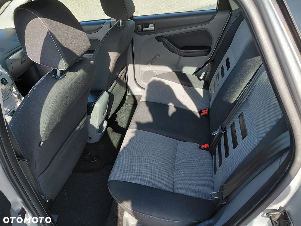 Ford Focus 1.8 FF Ambiente - 10