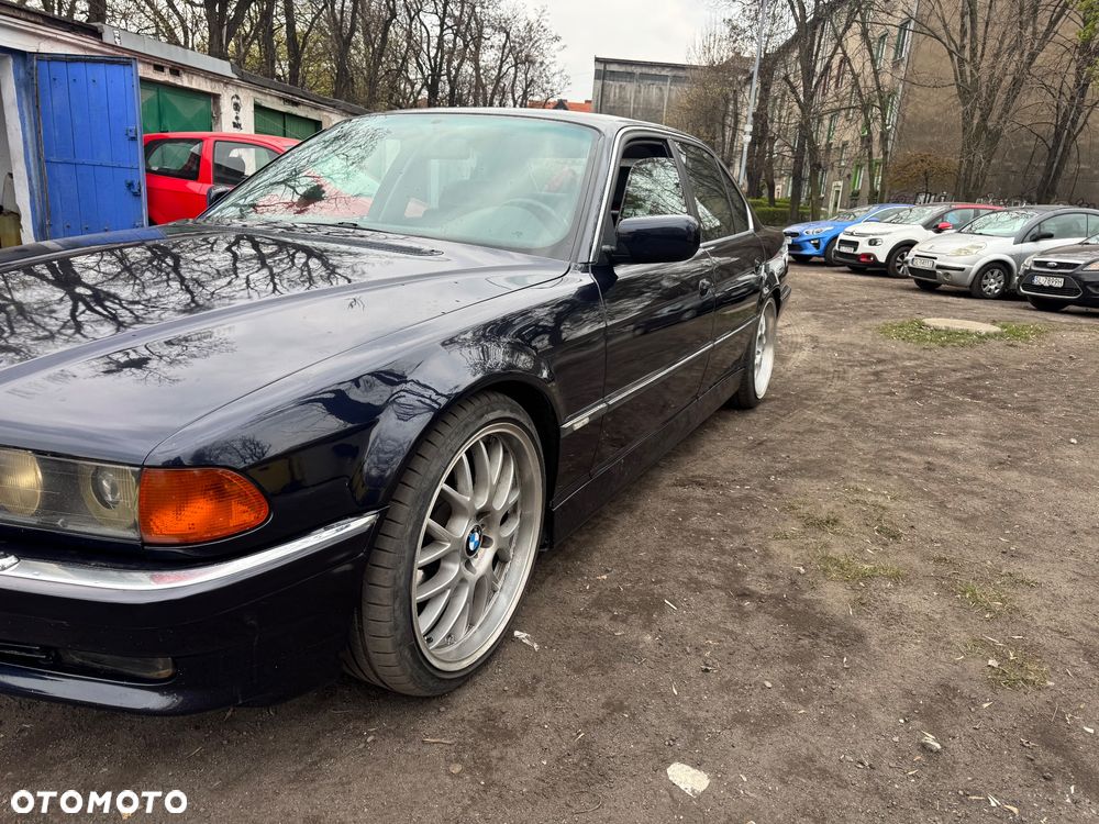 BMW Seria 7 740i - 6