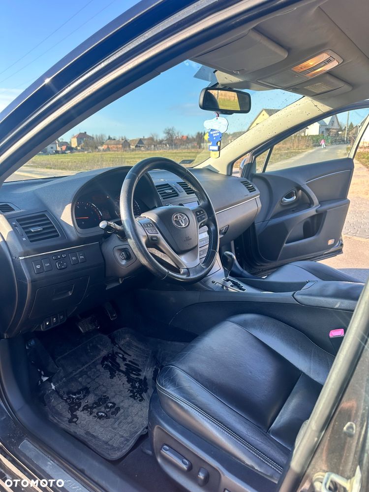 Toyota Avensis - 12