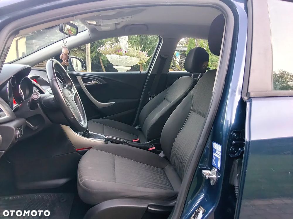 Opel Astra 1.4 T Executive - 14