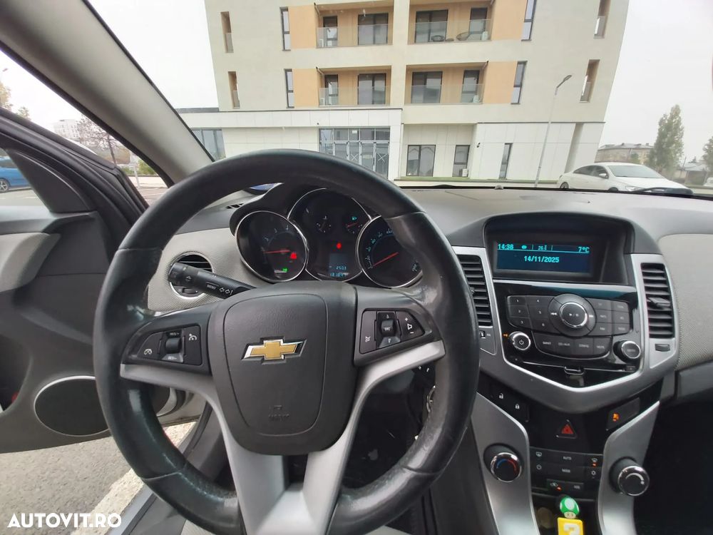 Chevrolet Cruze 1.8 Ecotec LT - 4
