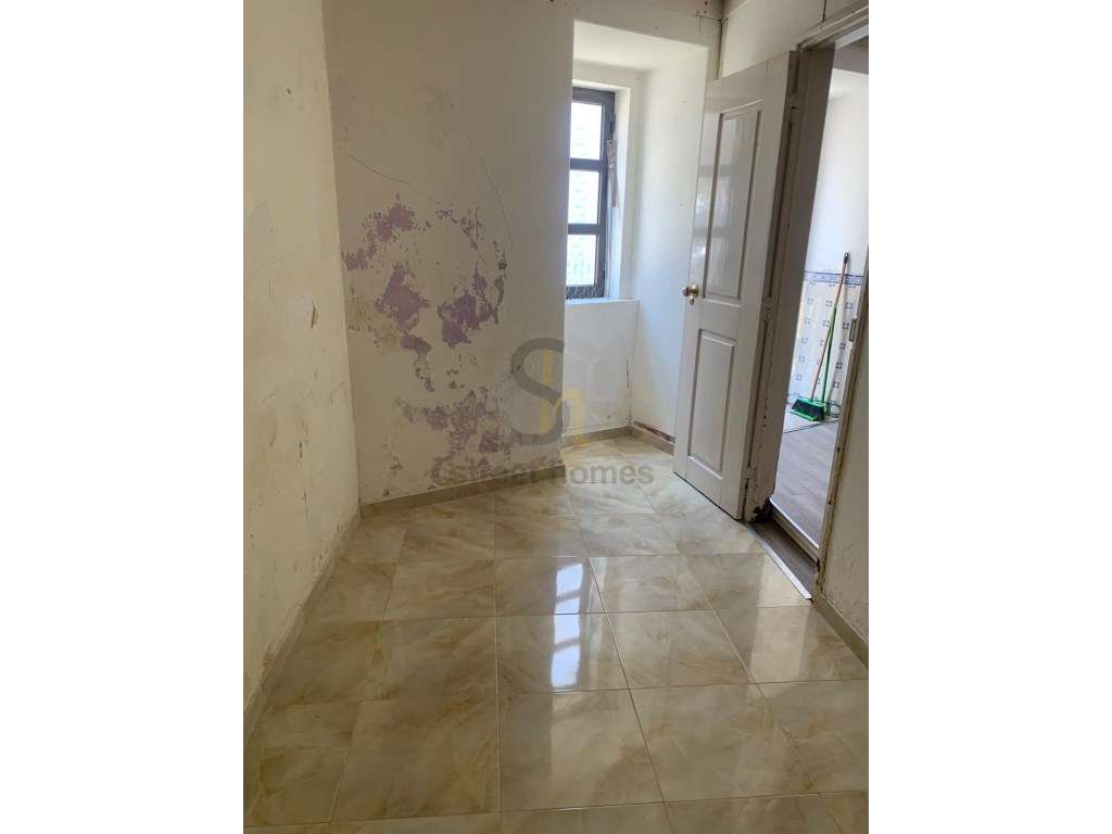 Prédio com 2 dois apartamentos independentes para recuperação a pre... - Grande imagem: 5/41