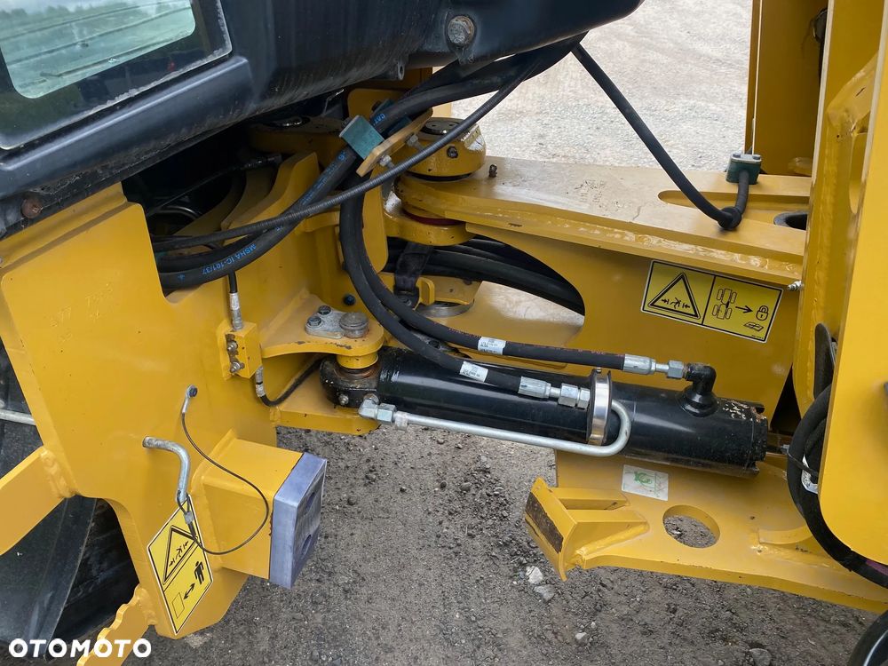 Caterpillar CAT 907H2, 2014 ROK, 4900 MTH, ŁYŻKA OTWIERANA + WIDŁY, z NIEMIEC, - 29