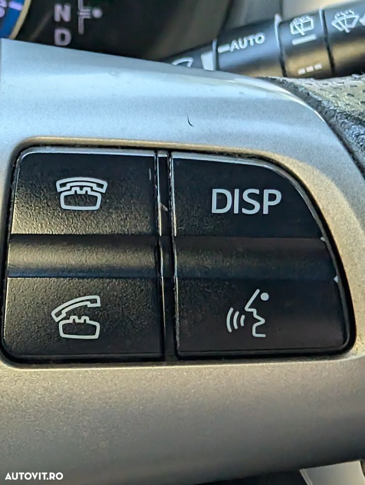 Toyota Auris 1.8 L VVT-i HSD Sol - 11