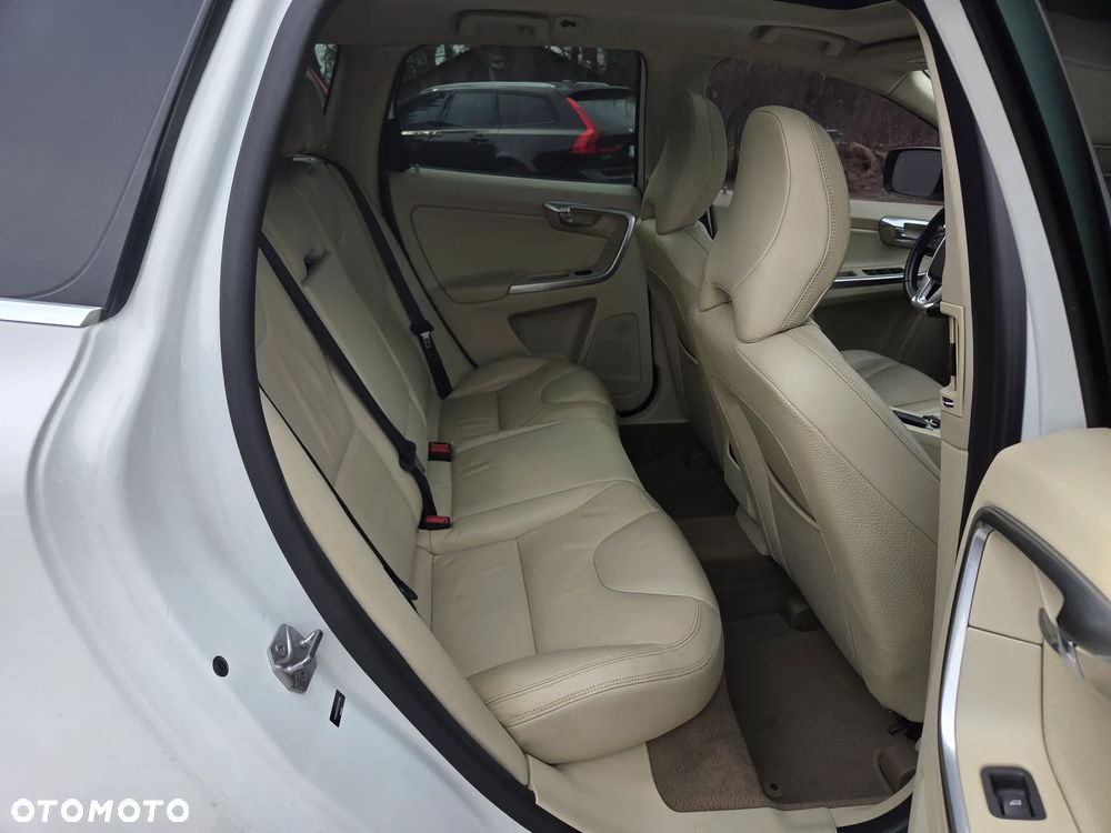 Volvo XC 60 T6 AWD Summum - 6