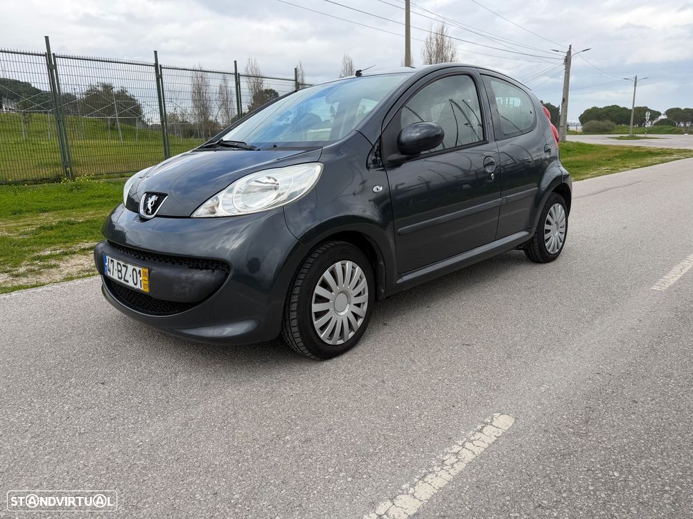 Peugeot 107 1.0 Urban - 1