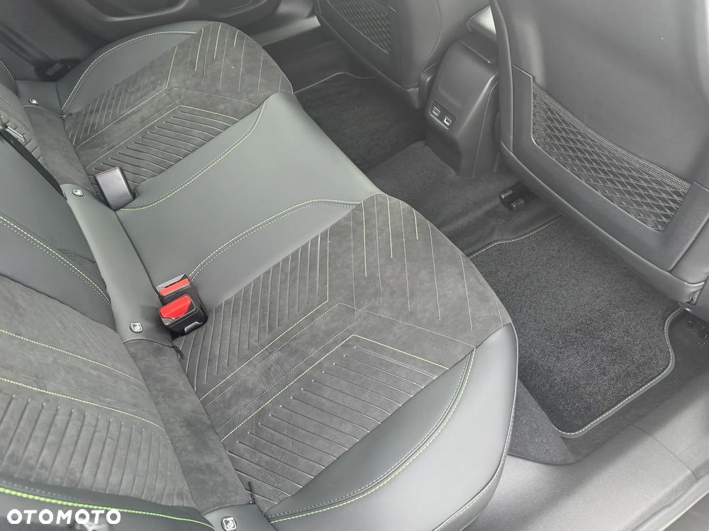 Peugeot 2008 PureTech mHEV GT E-DCS6 - 12