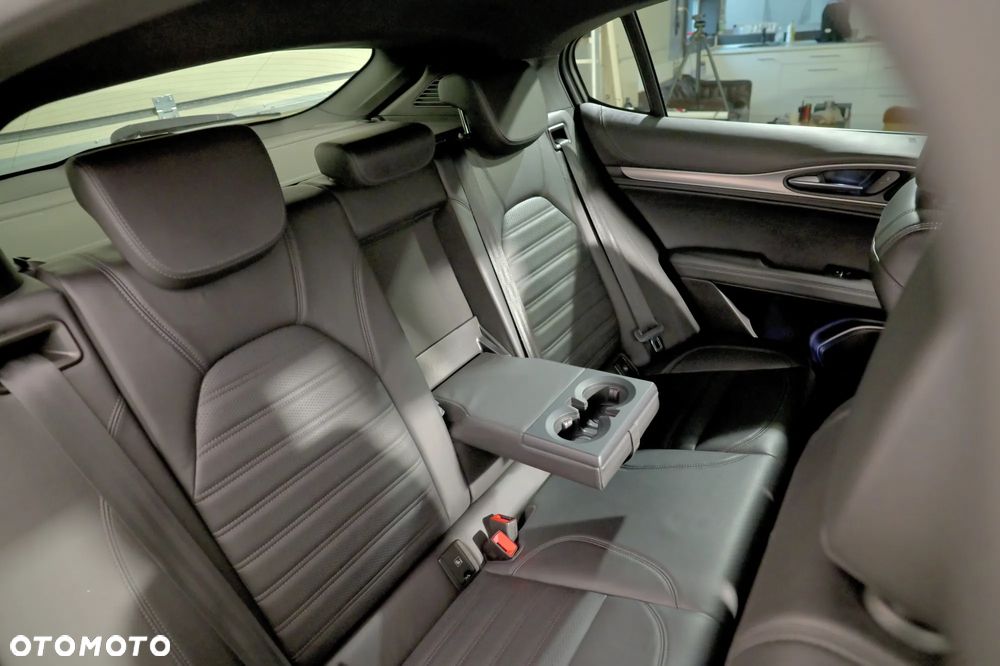 Alfa Romeo Stelvio 2.0 Turbo TI Q4 - 11