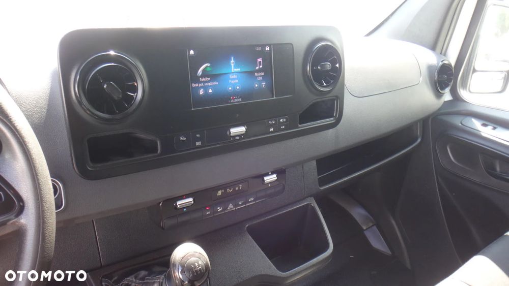 Mercedes-Benz Sprinter - 13