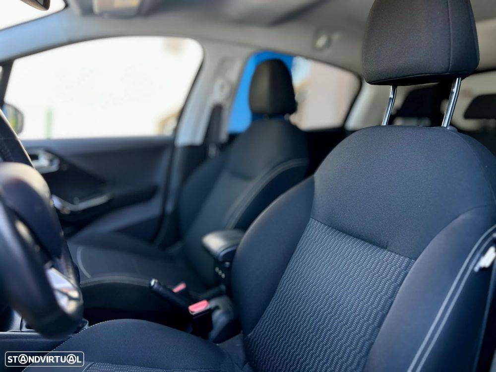 Peugeot 208 1.6 BlueHDi Style - 13