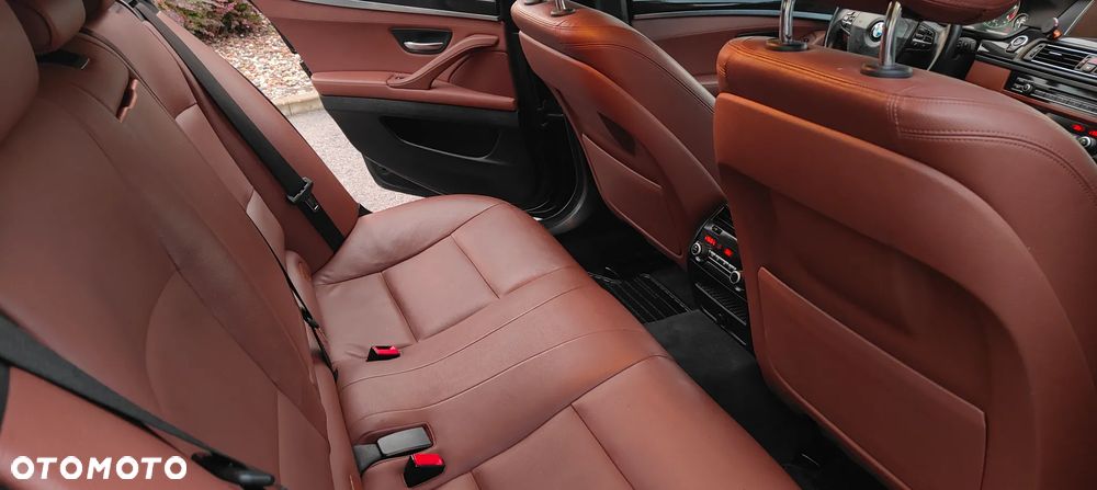 BMW Seria 5 525d Luxury Line - 33