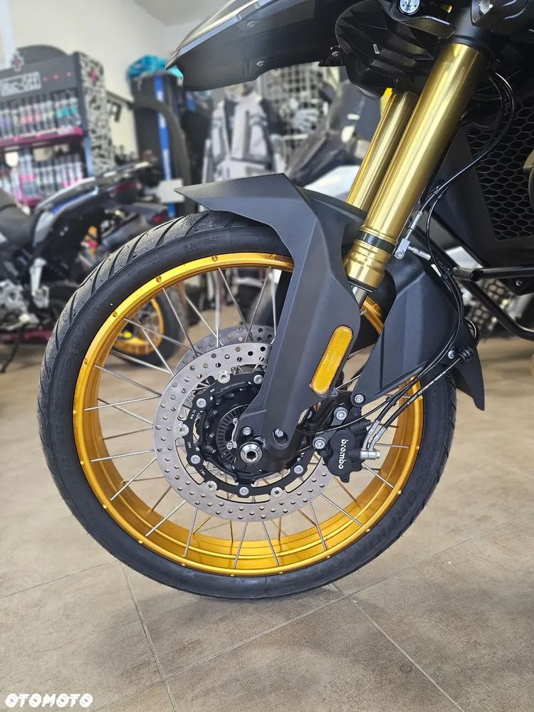 VOGE 900DSX - 8